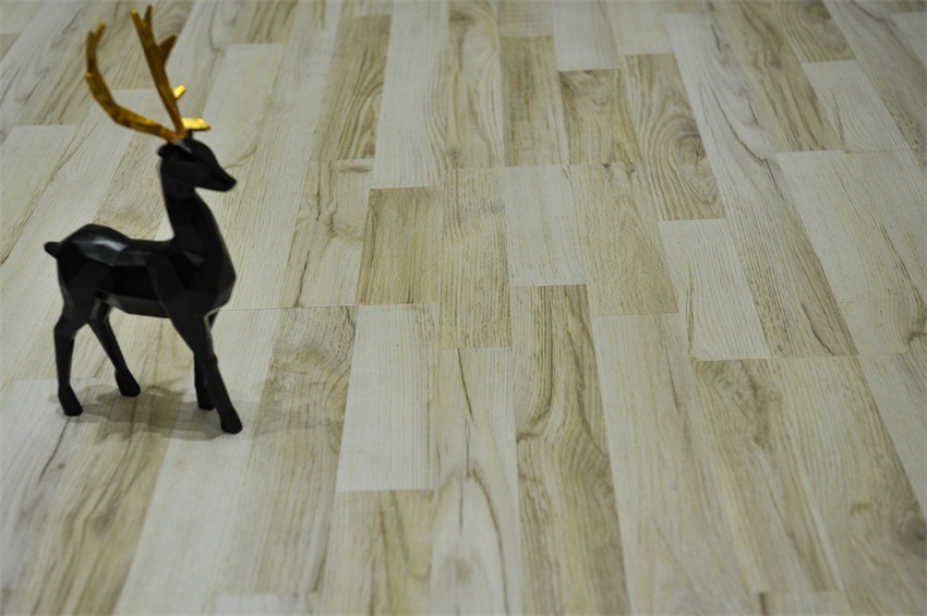 豪门国际强化复合地板2810